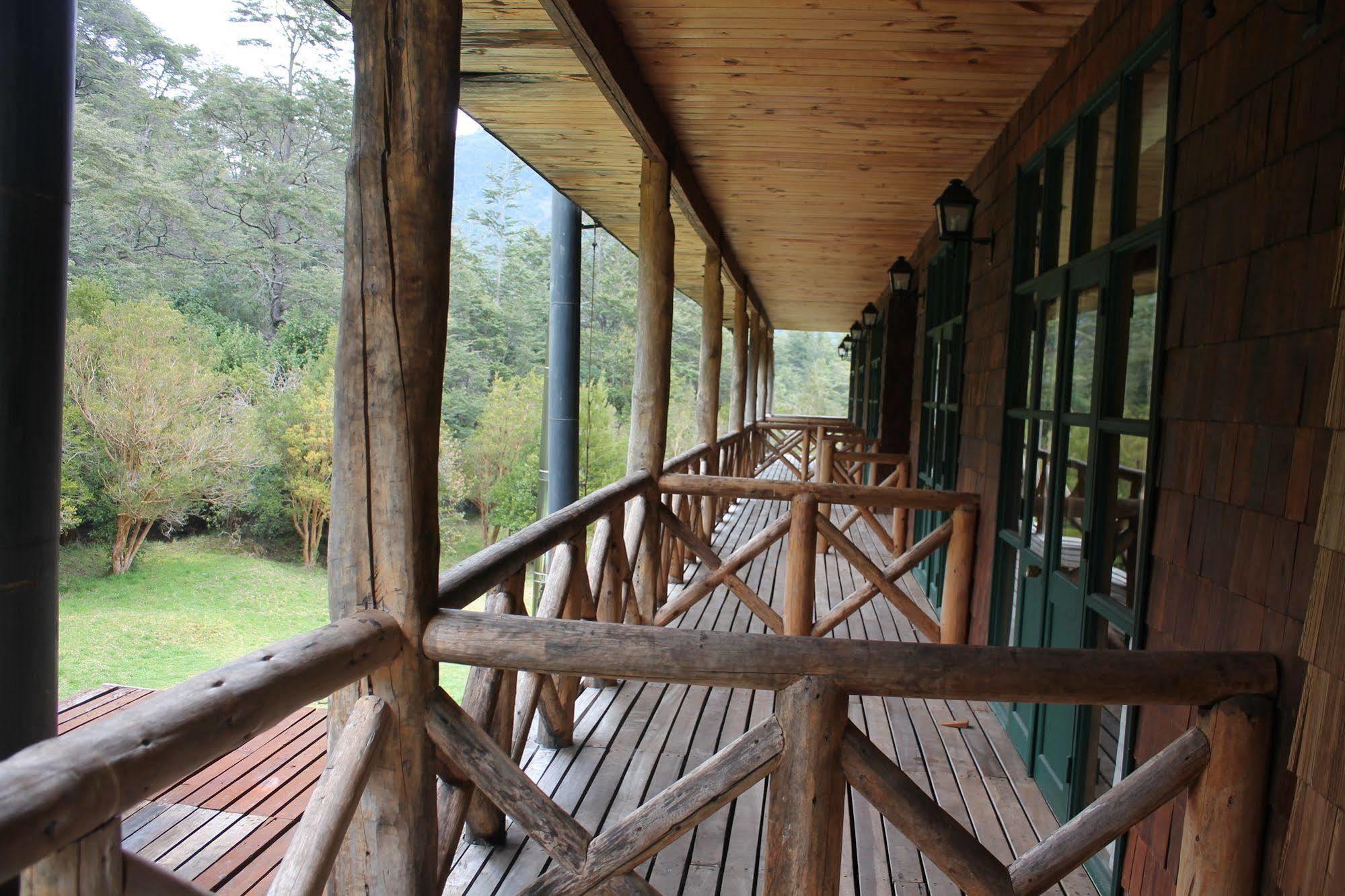 Mitico Puelo Lodge Las Gualas Buitenkant foto