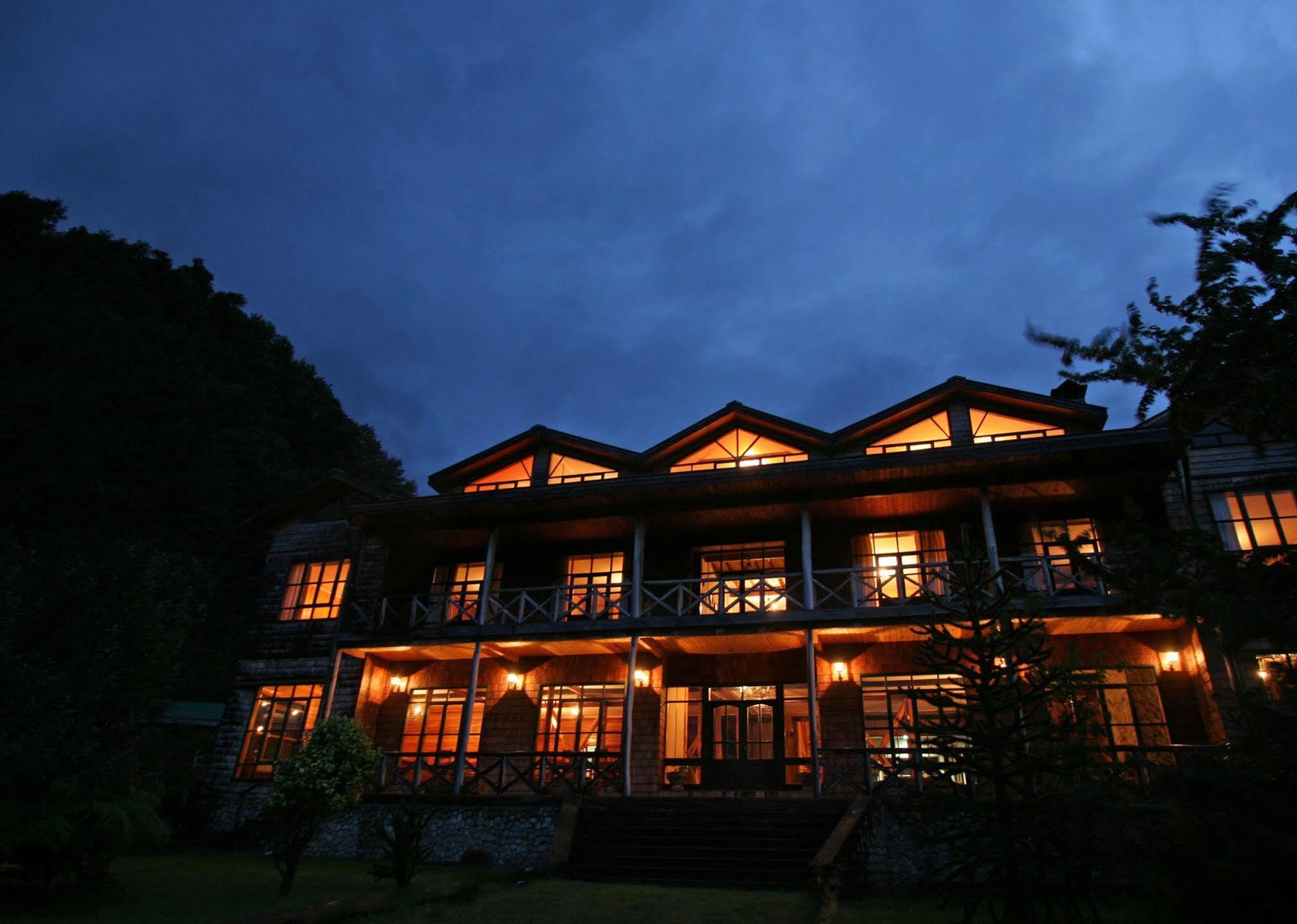 Mitico Puelo Lodge Las Gualas Buitenkant foto